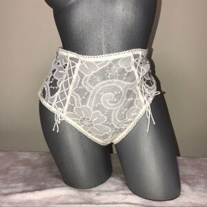 Victoria’s Secret Dream Angel High-Waist Lace Thong String Panty. Sz Small.NWT